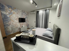 AD luxury